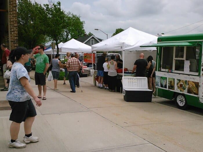 Food-Vendors-At-The-Farmers-Market